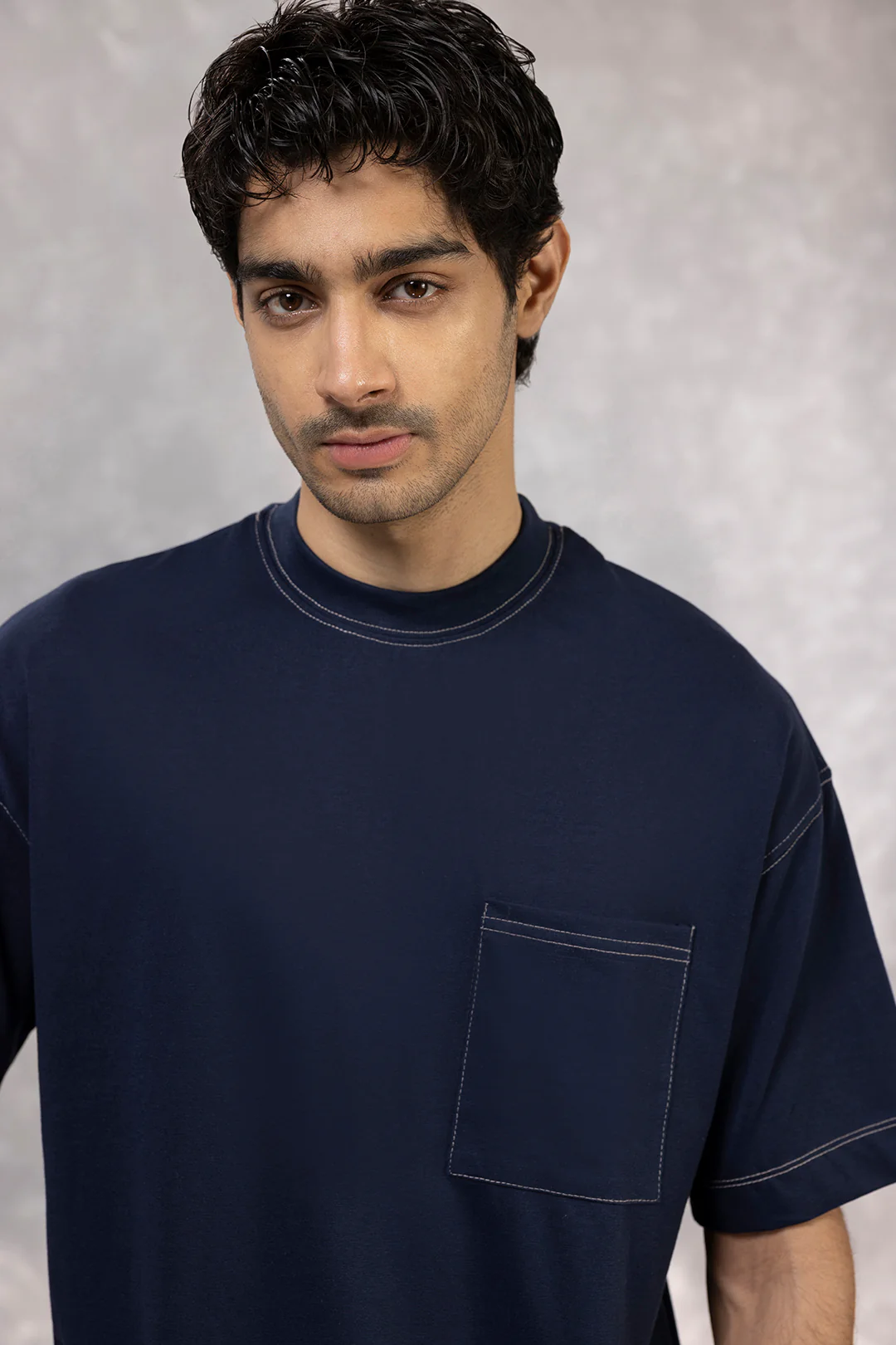 Basic Oversized Pocket T-Shirt - D087 - Image 3
