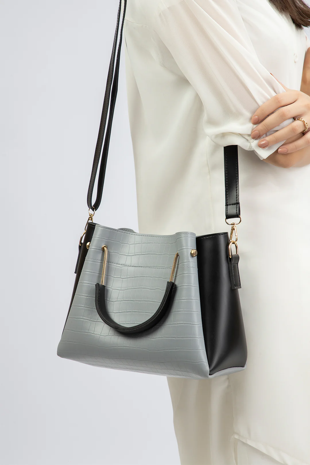 Cross-Body Bags - E053 - Image 4