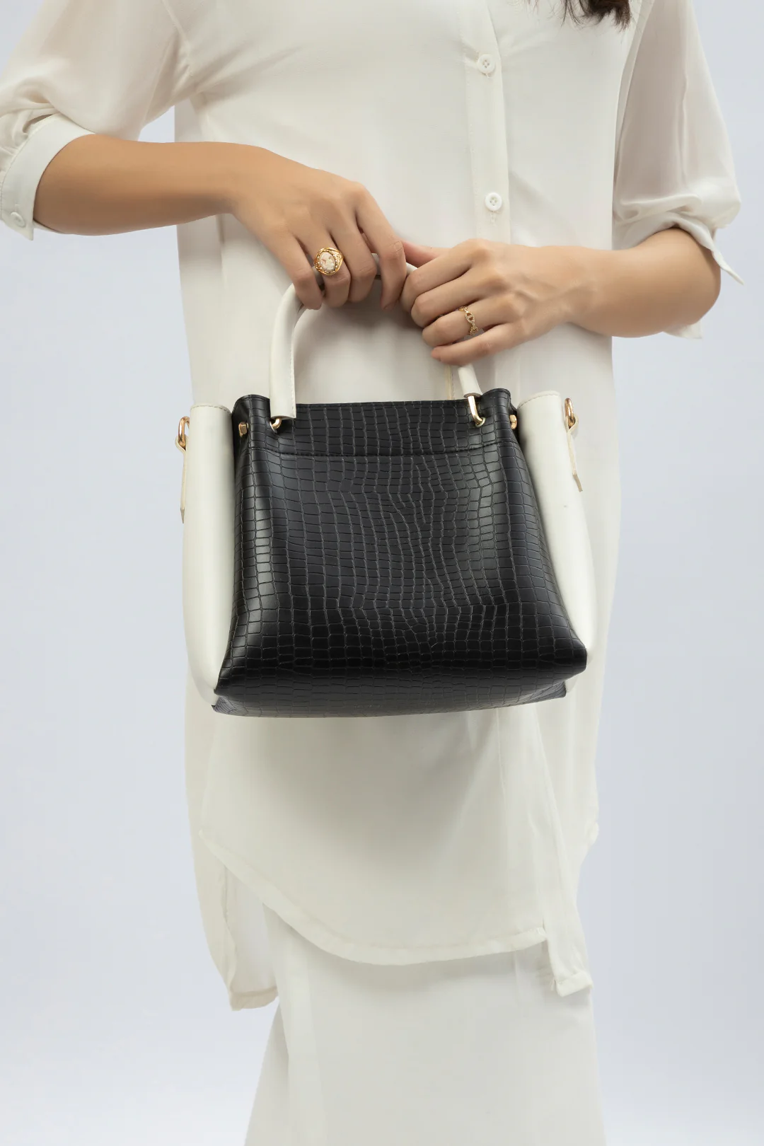 Cross-Body Bags - E053 - Image 8