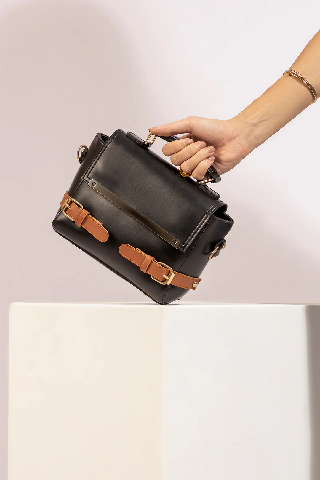 Cross-Body Bags - E097 - Image 4