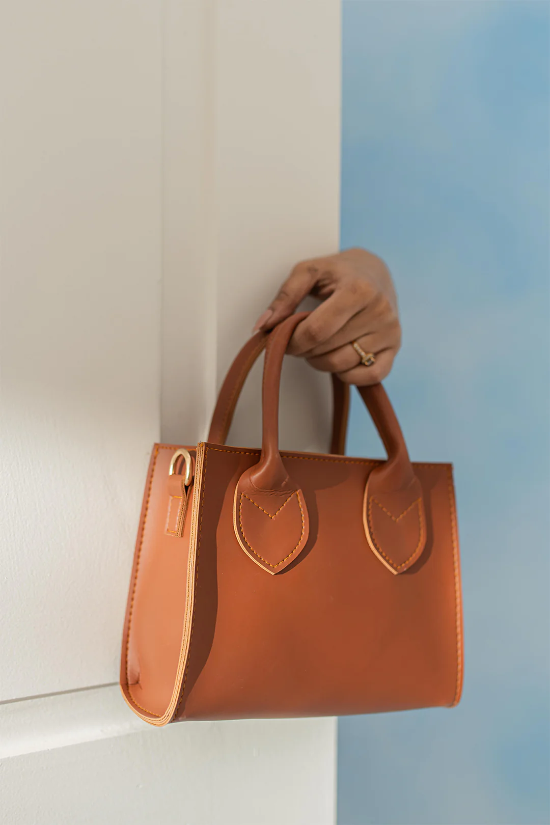 Cross-Body Bags - E232 - Image 9