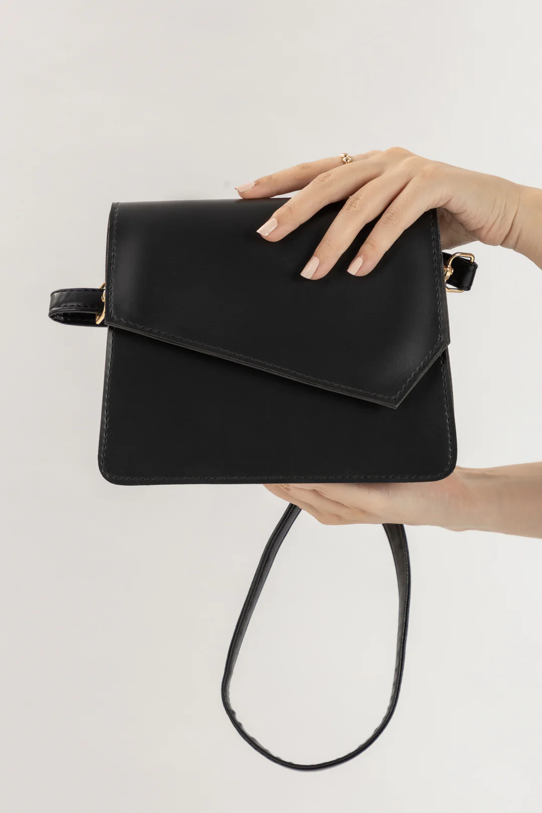 Cross-Body Bags - E258 - Image 23