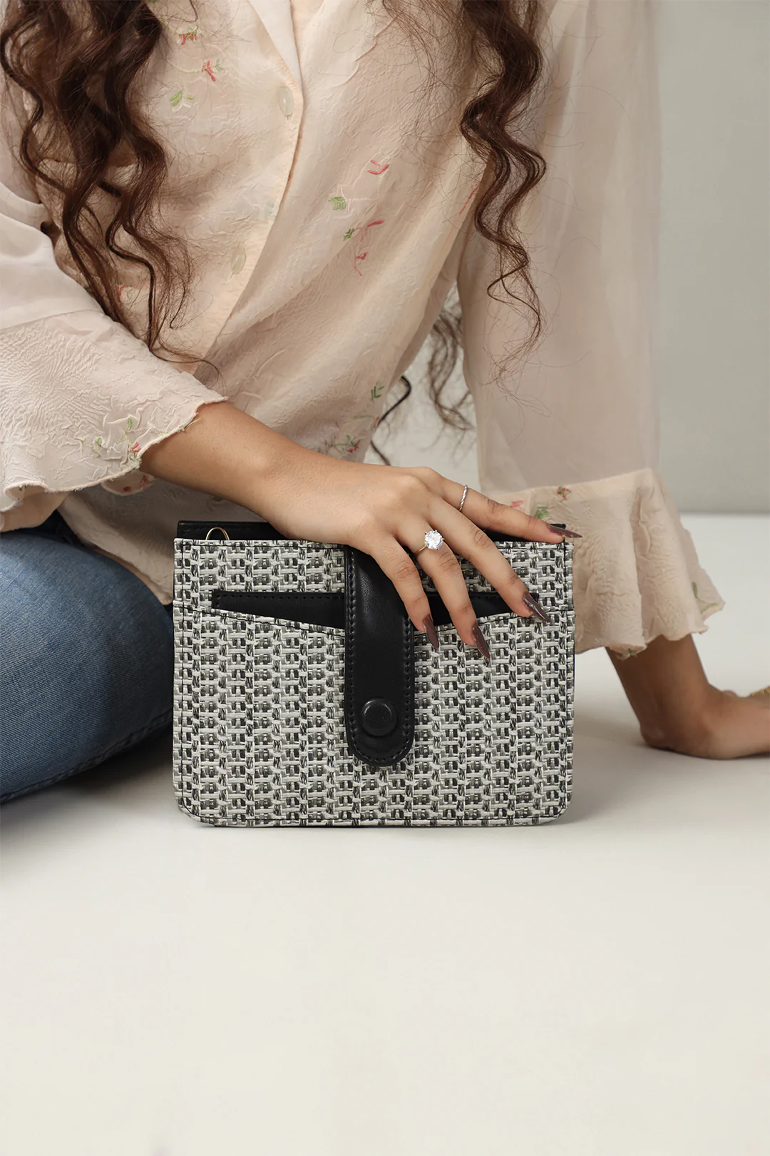 Cross-Body Bags - E305 - Image 8