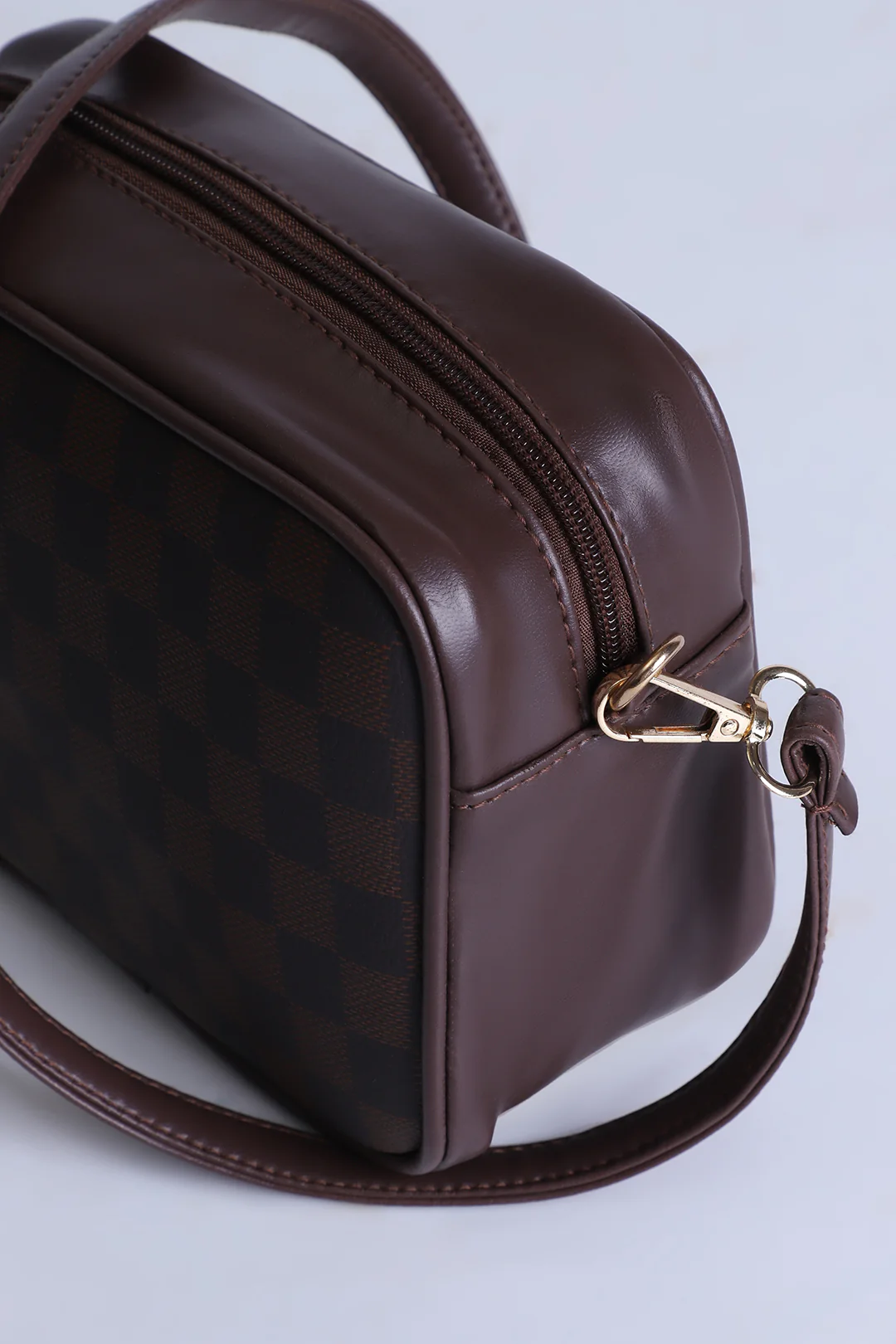 Cross-Body Bags - E530 - Image 6
