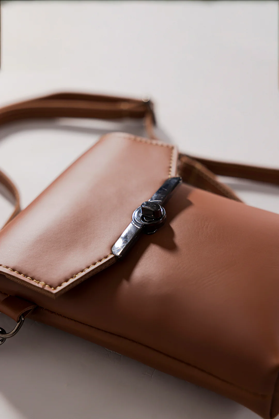 Cross-Body Bags - E581 - Image 15