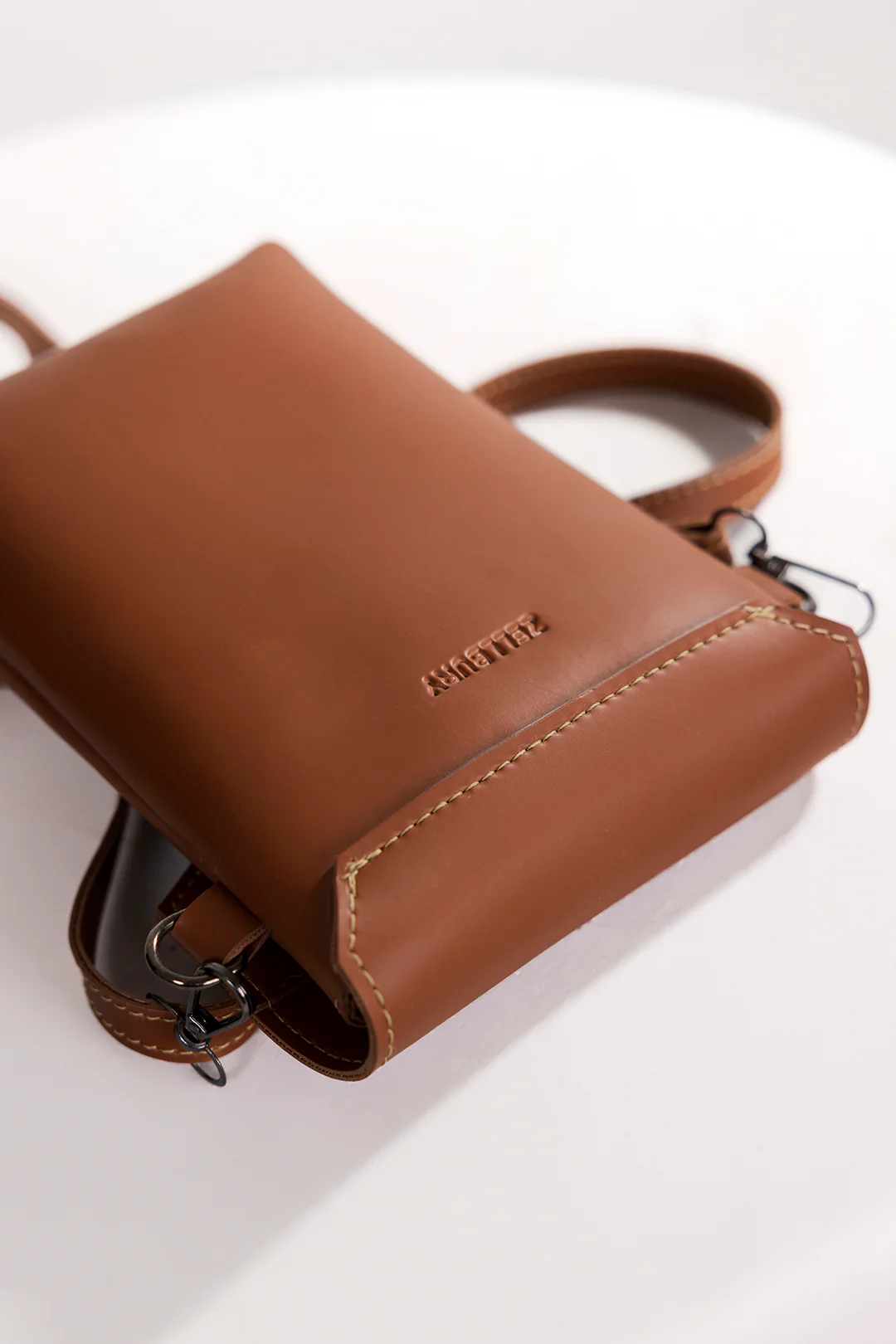 Cross-Body Bags - E581 - Image 16