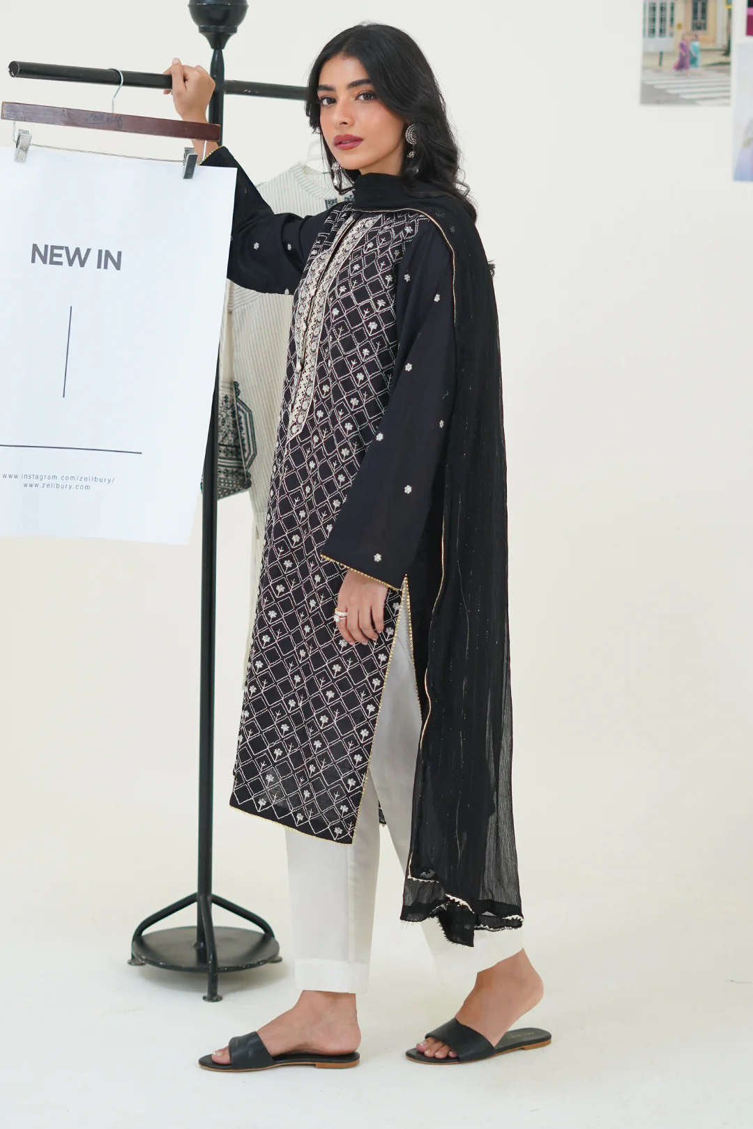 Embroidered Kurta Dupatta - 1772 - Image 3