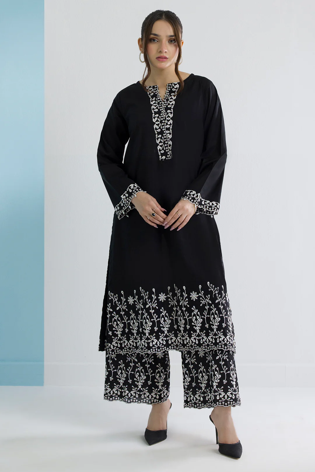 Embroidered Kurta Trouser - 2598 - Image 3