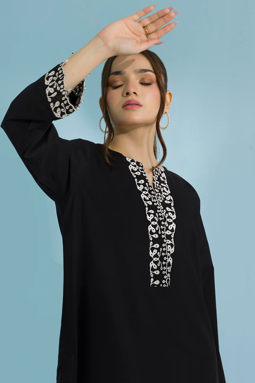 Embroidered Kurta Trouser - 2598 - Image 4