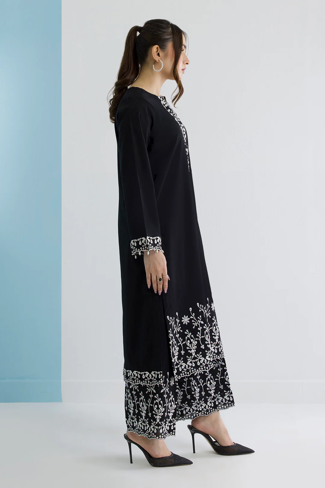 Embroidered Kurta Trouser - 2598 - Image 6