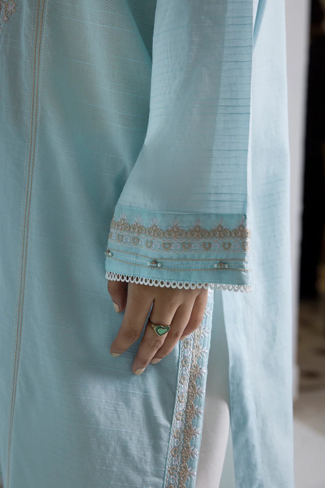 Embroidered Kurta Trouser - 2540 - Image 5