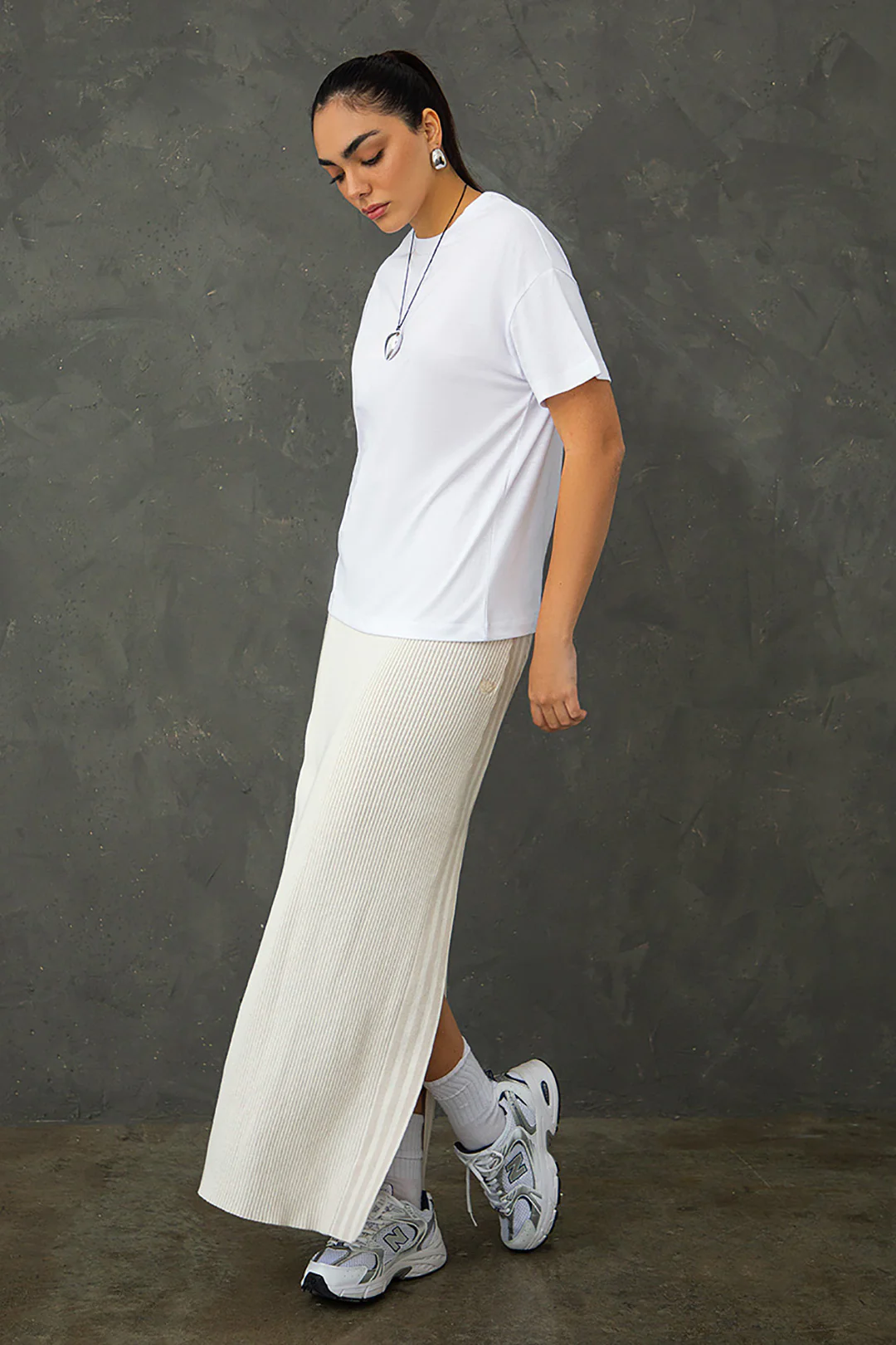 Essential T-shirt - B23 - Image 20