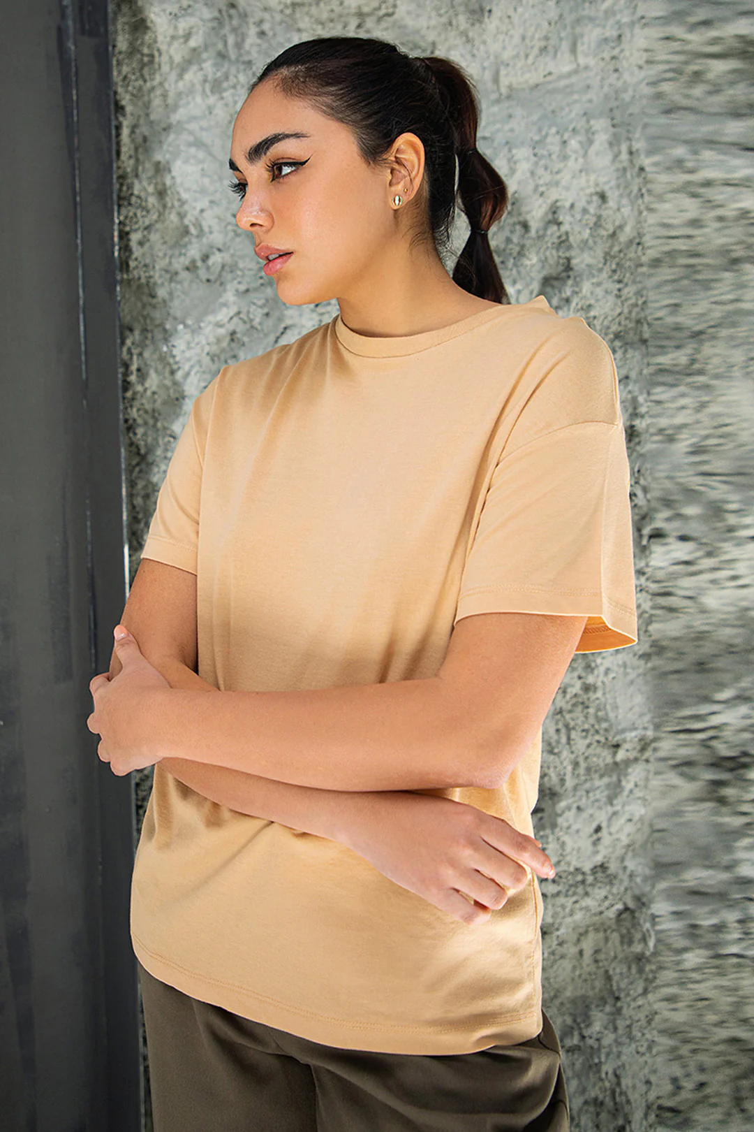 Essential T-shirt - B23 - Image 23