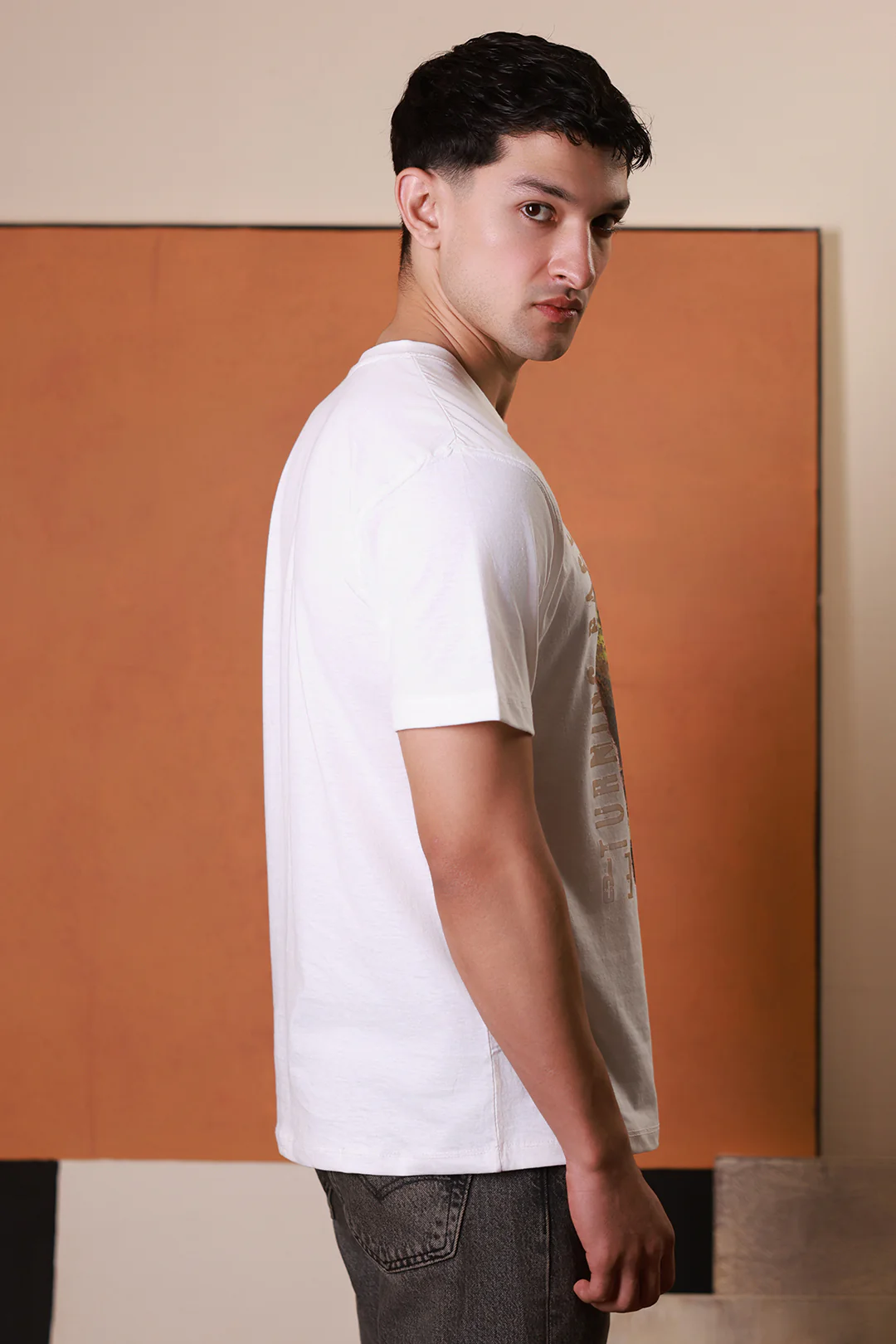 Graphic T-Shirt - R031 - Image 5
