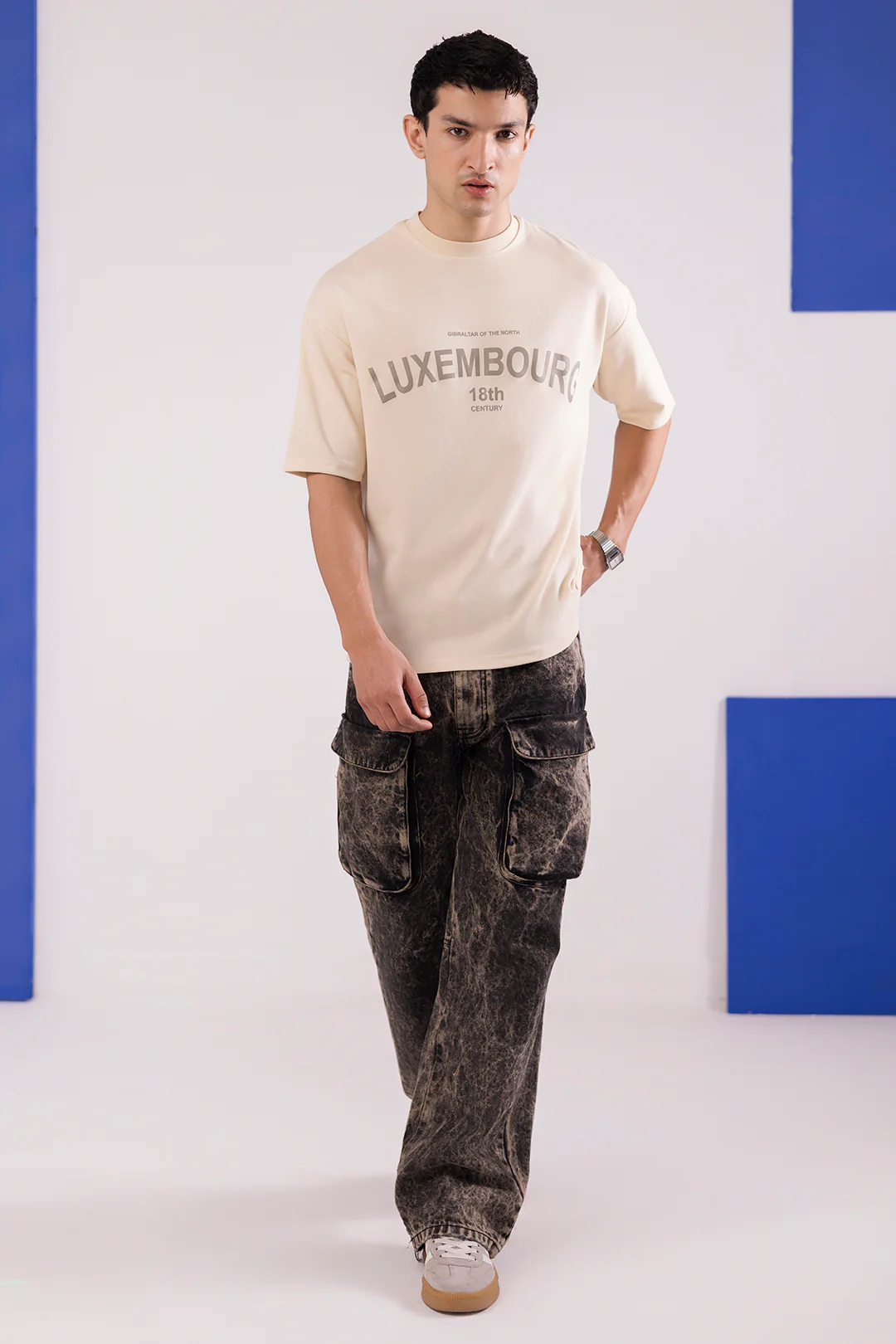 Oversized Graphic T-Shirt - 4008 - Image 4
