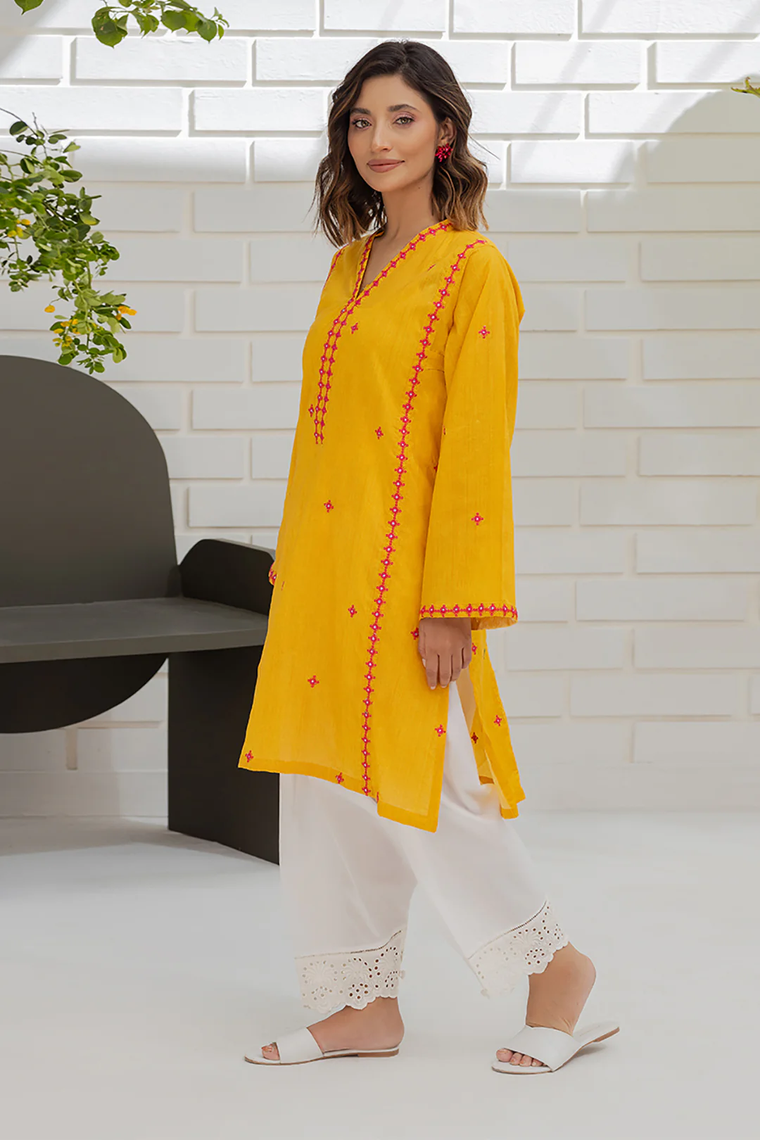 Embroidered Kurta - 1116 - Image 3