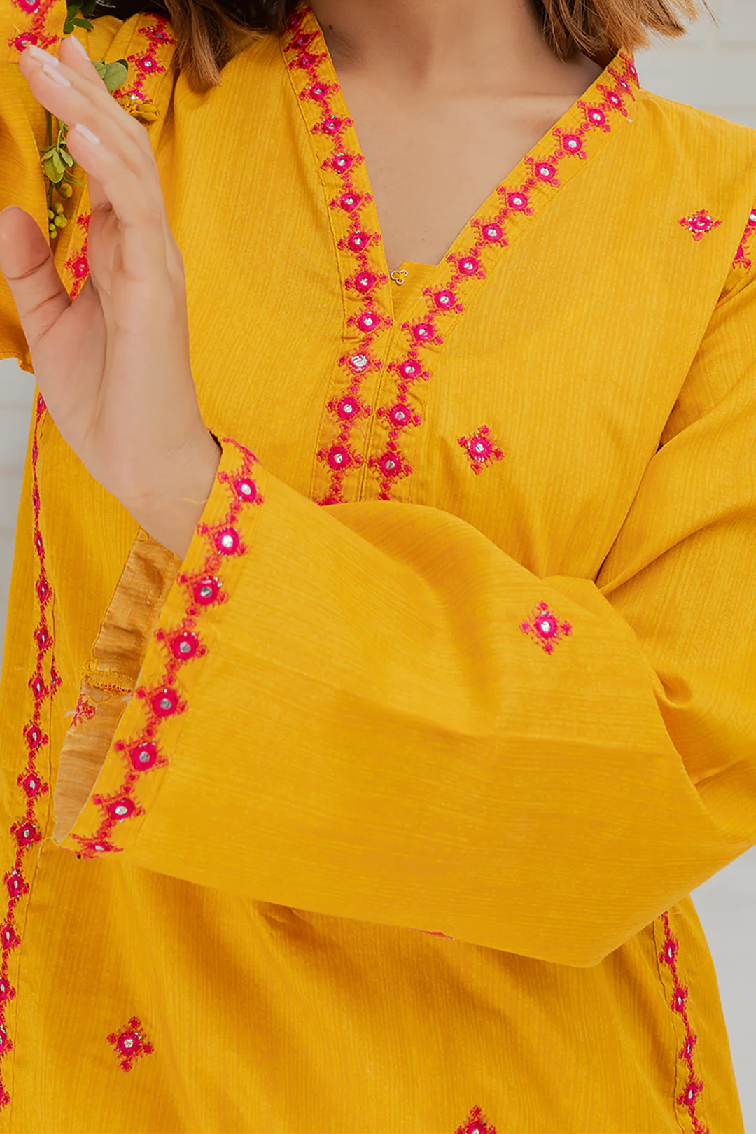 Embroidered Kurta - 1116 - Image 4