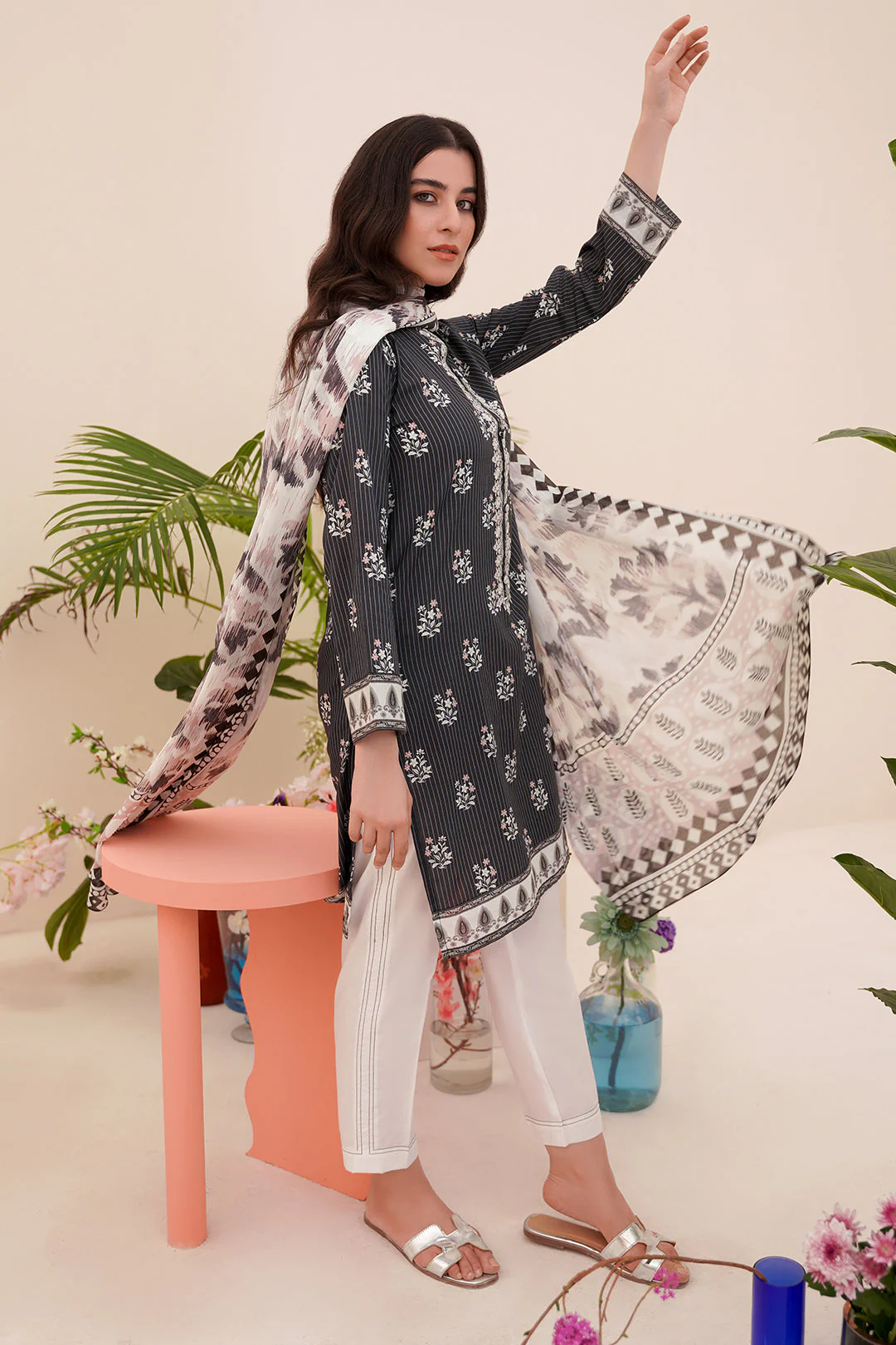 Embroidered Kurta Dupatta - 0553 - Image 2