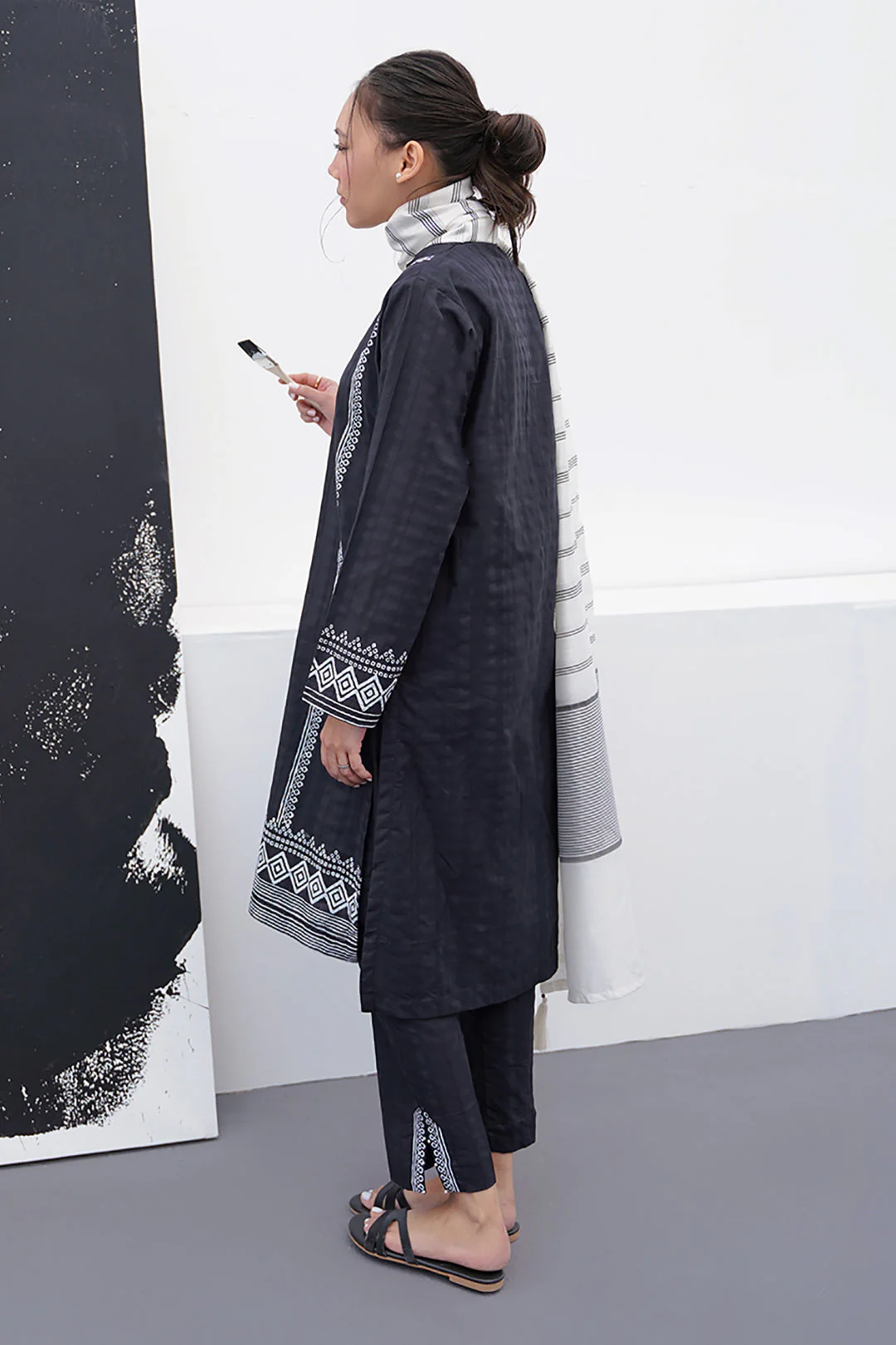 Embroidered Kurta Dupatta Trouser - 0681 - Image 5