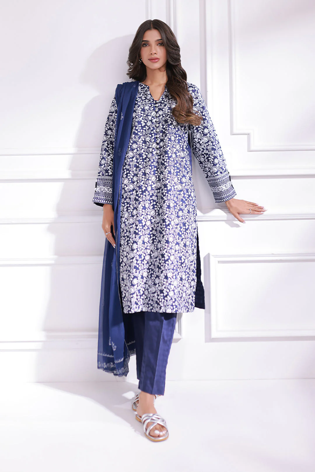 Embroidered Kurta Dupatta Trouser - 0991 - Image 2