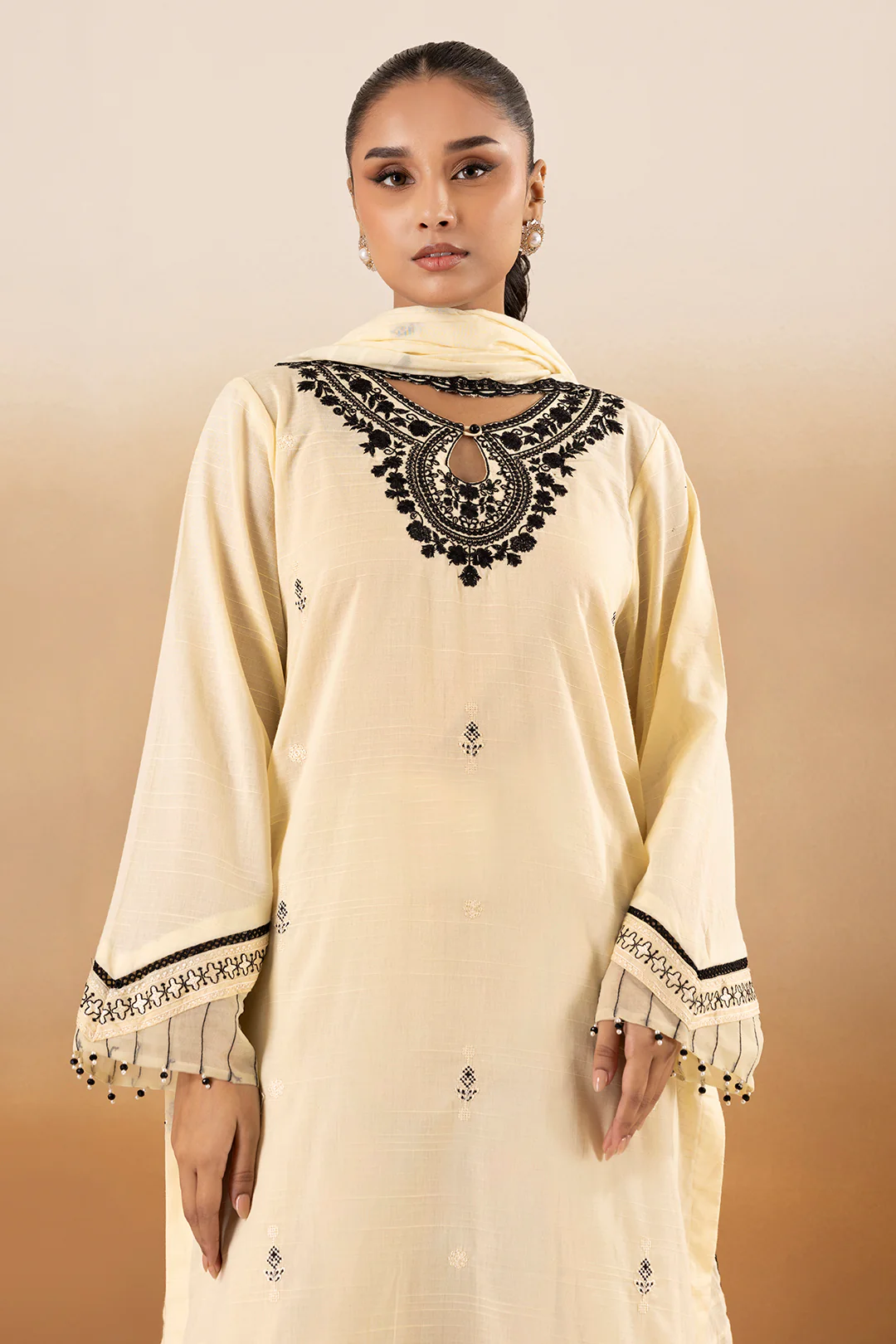 Embroidered Kurta Dupatta Trouser - 3334 - Image 2