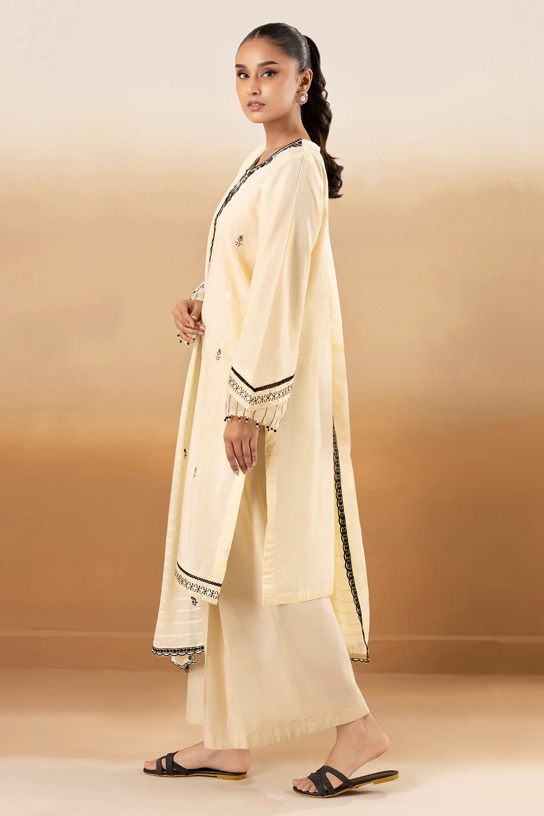 Embroidered Kurta Dupatta Trouser - 3334 - Image 3