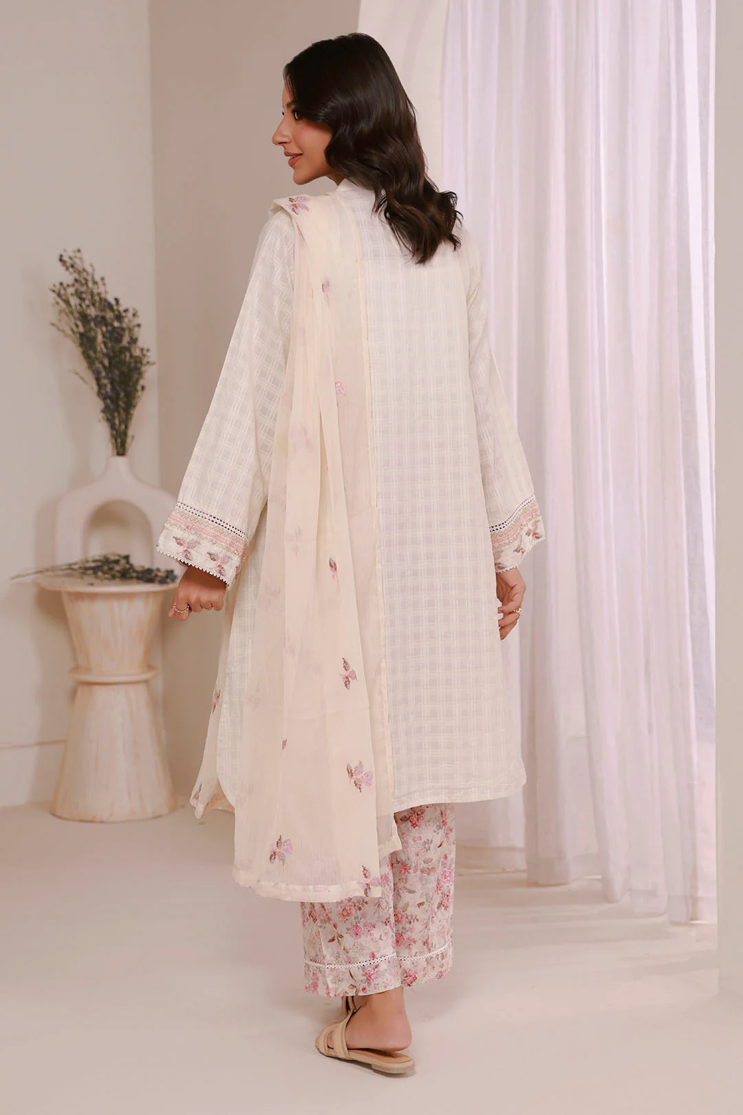 Embroidered Kurta Dupatta Trouser - 3340 - Image 5