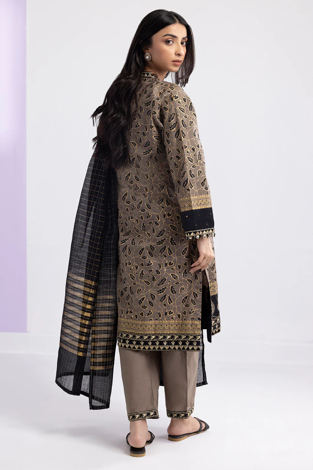 Embroidered Kurta Dupatta Trouser - 3421 - Image 9