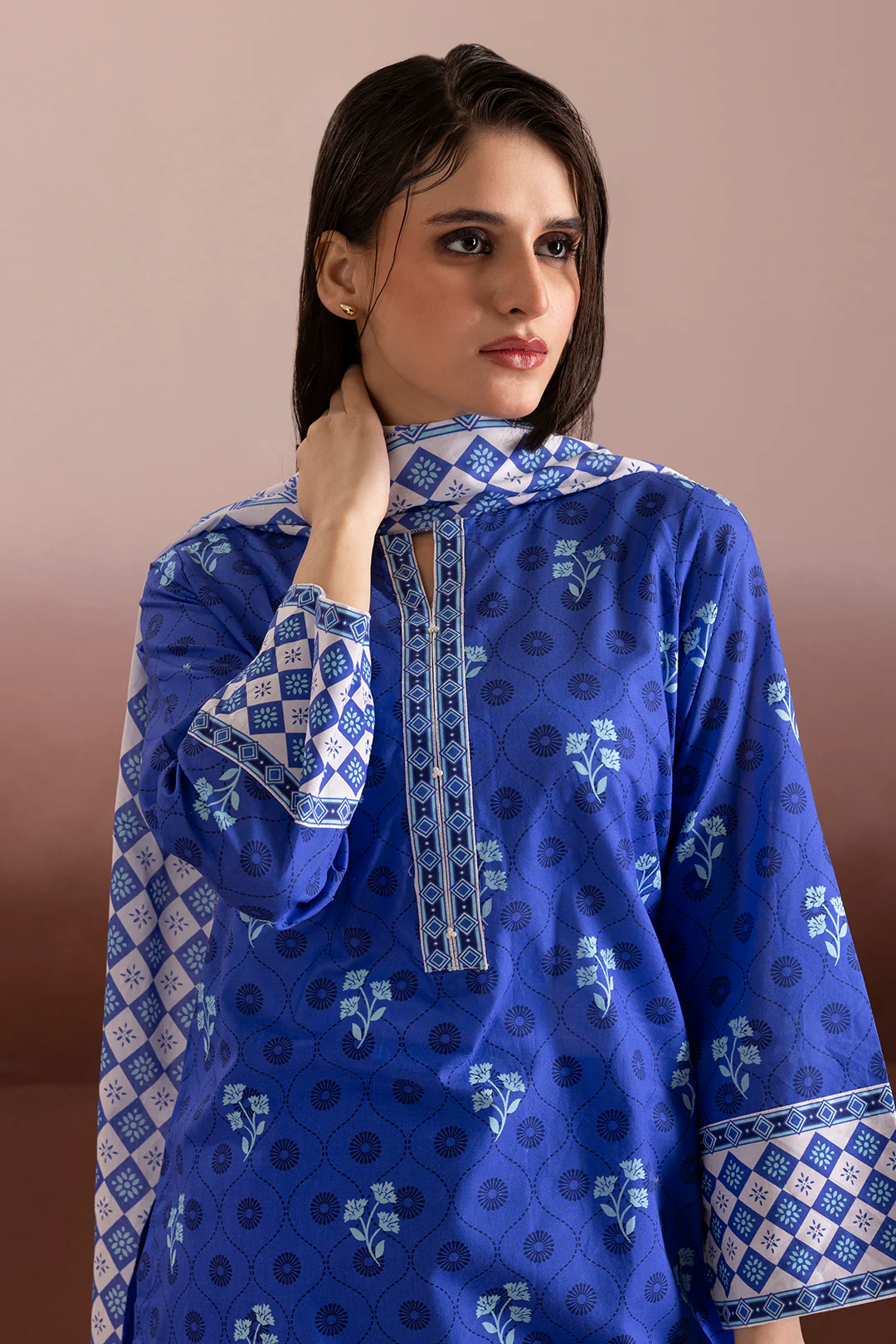 Kurta Dupatta Trouser - 2630 - Image 2