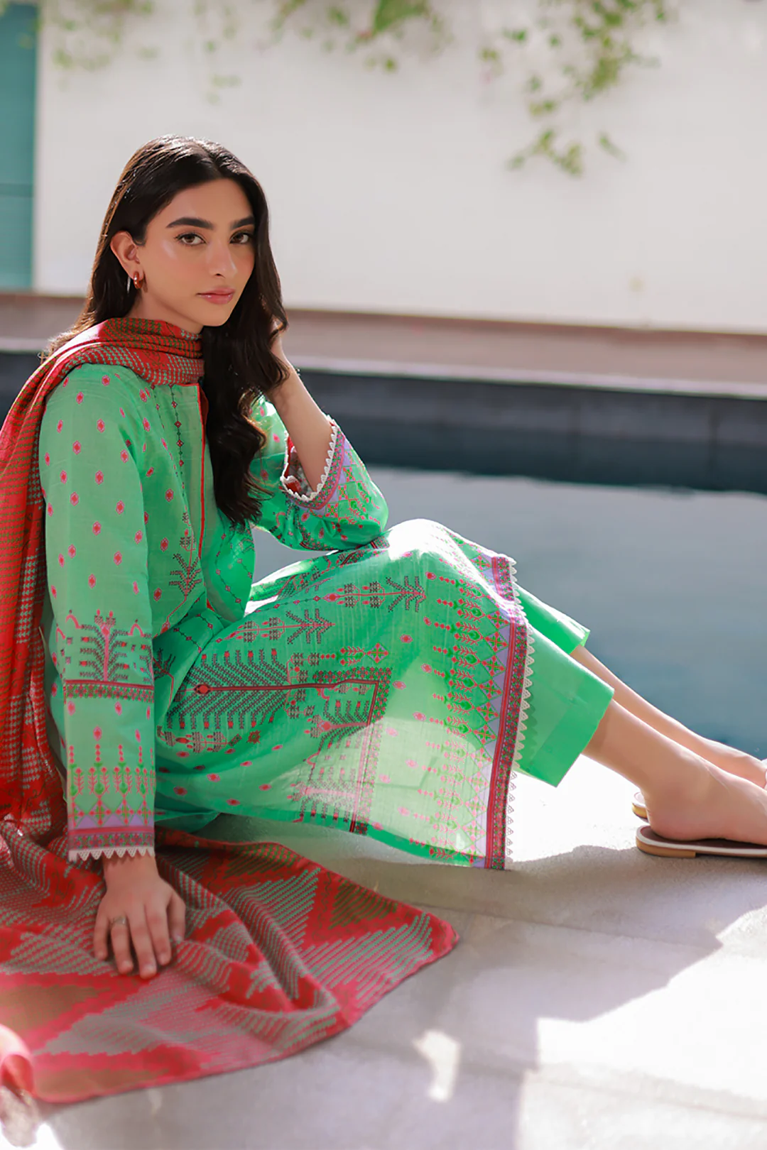 Kurta Dupatta Trouser - 1944 - Image 3