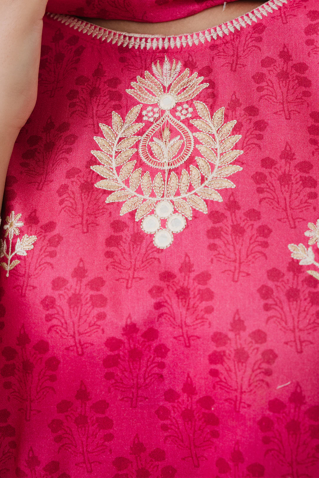 Embroidered Kurta Dupatta Trouser - 1968 - Image 13