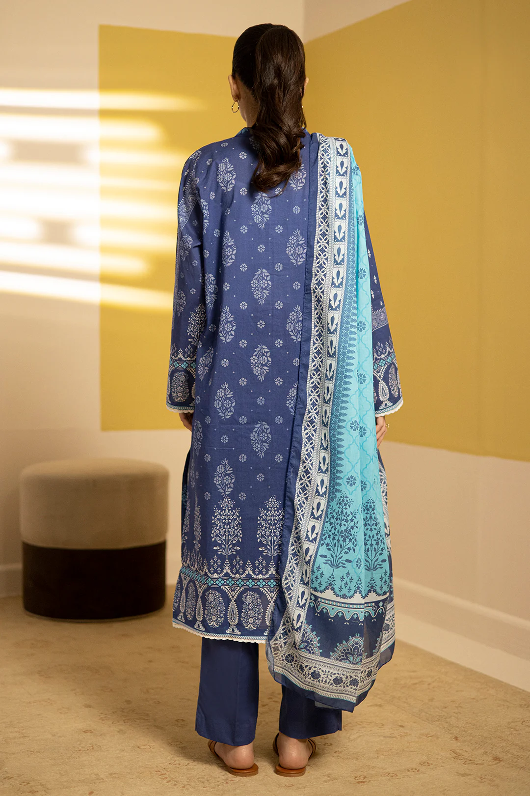 Kurta Dupatta Trouser - 2102 - Image 12