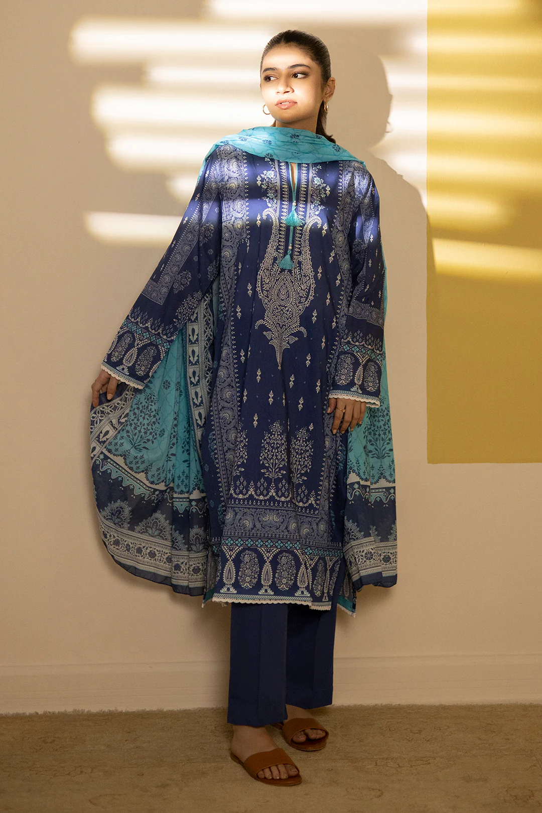 Kurta Dupatta Trouser - 2102 - Image 4