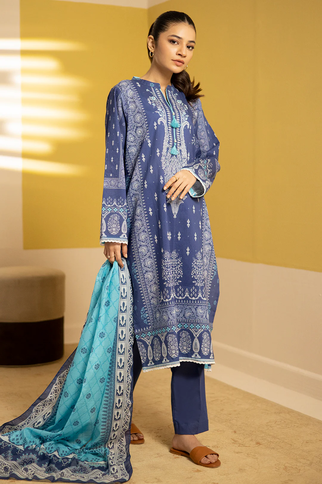 Kurta Dupatta Trouser - 2102 - Image 8