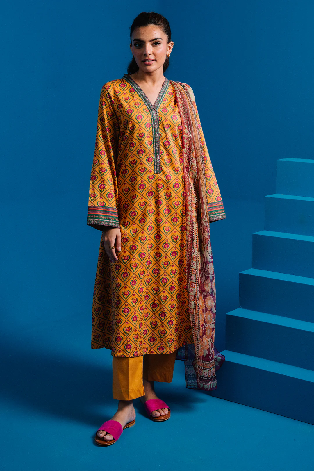 Kurta Dupatta Trouser - 2104 - Image 2