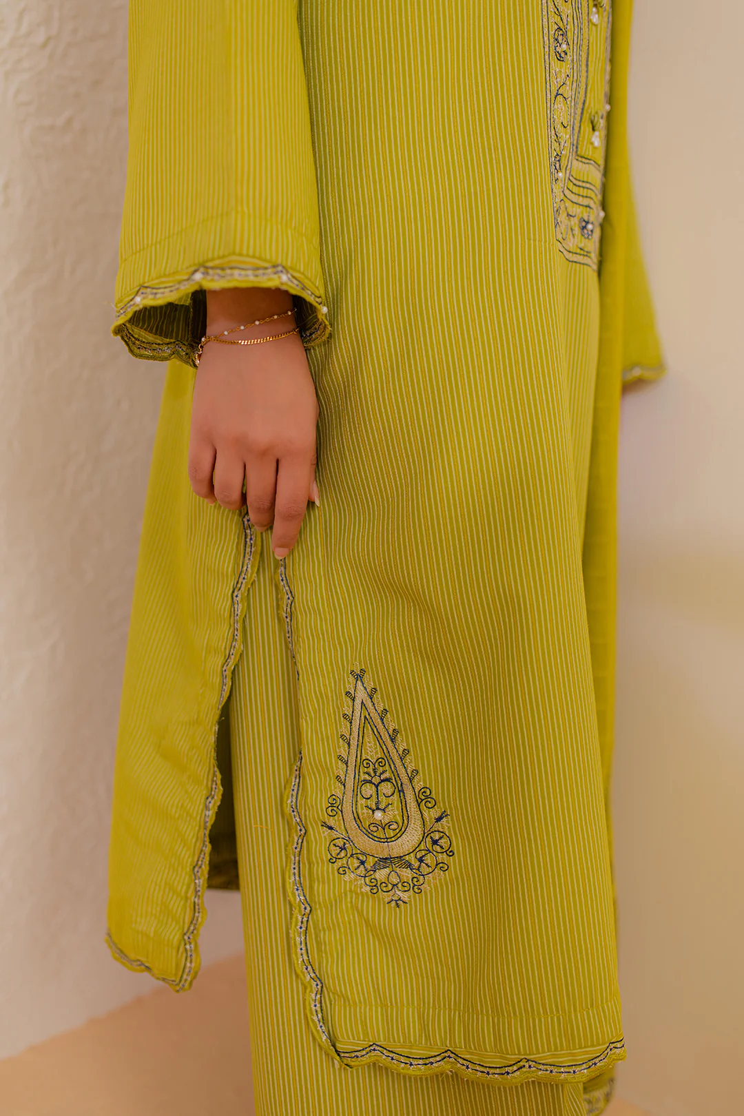 Embroidered Kurta Dupatta Trouser - 2134 - Image 7