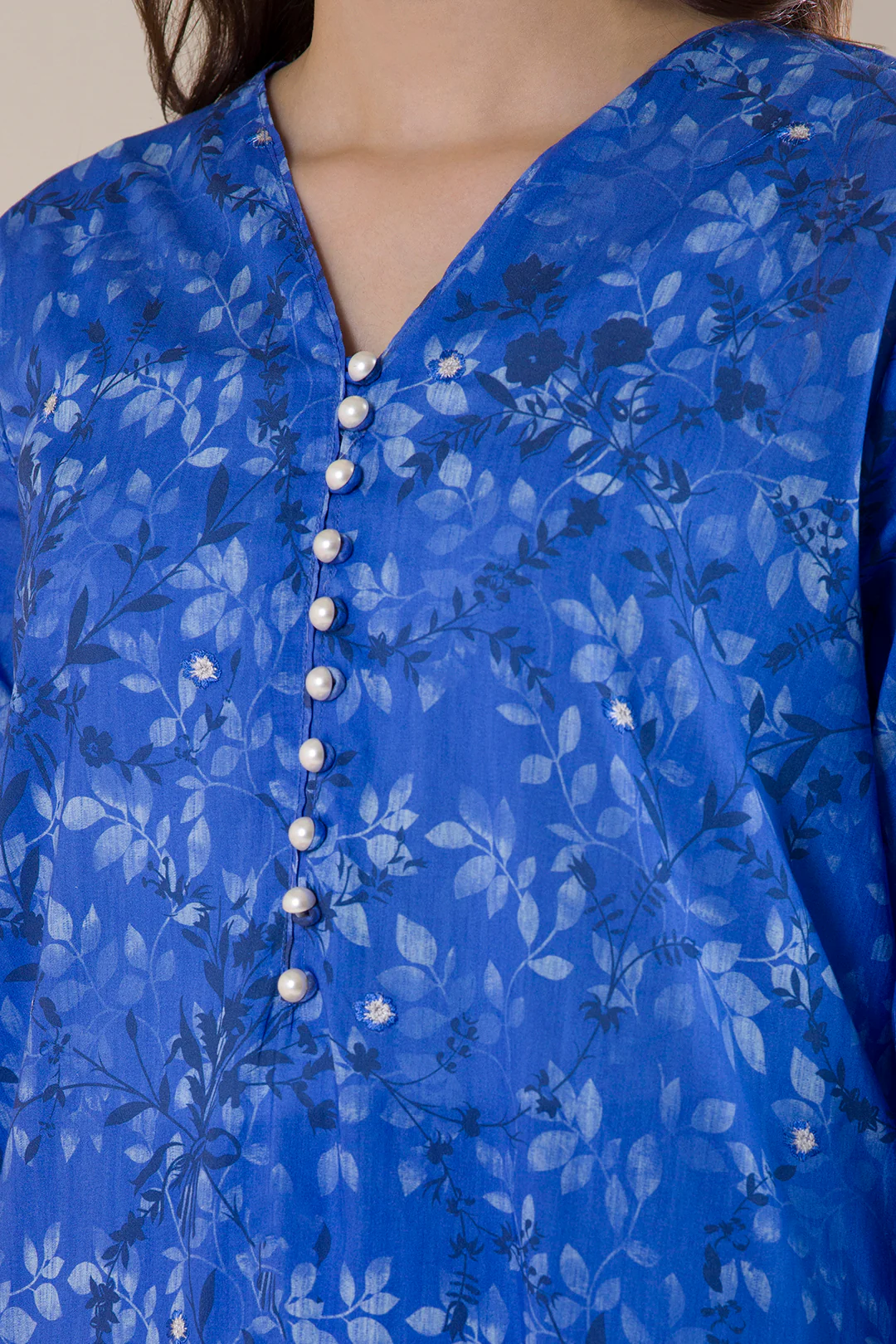 Embroidered Kurta Dupatta Trouser - 1714 - Image 4