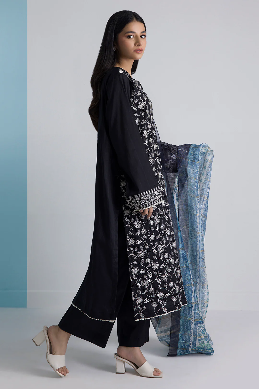 Embroidered Kurta Dupatta Trouser - 1784 - Image 6