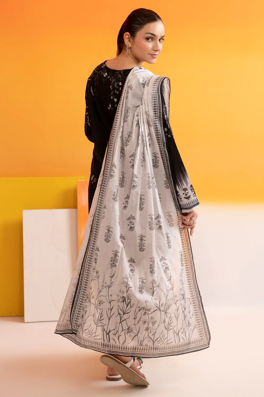 Kurta Dupatta Trouser - 1827 - Image 8