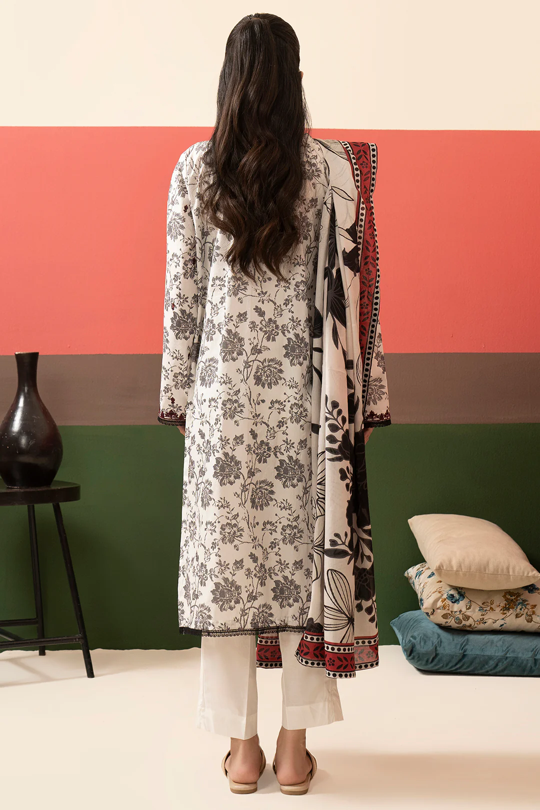 Embroidered Kurta Dupatta Trouser - 1833 - Image 9