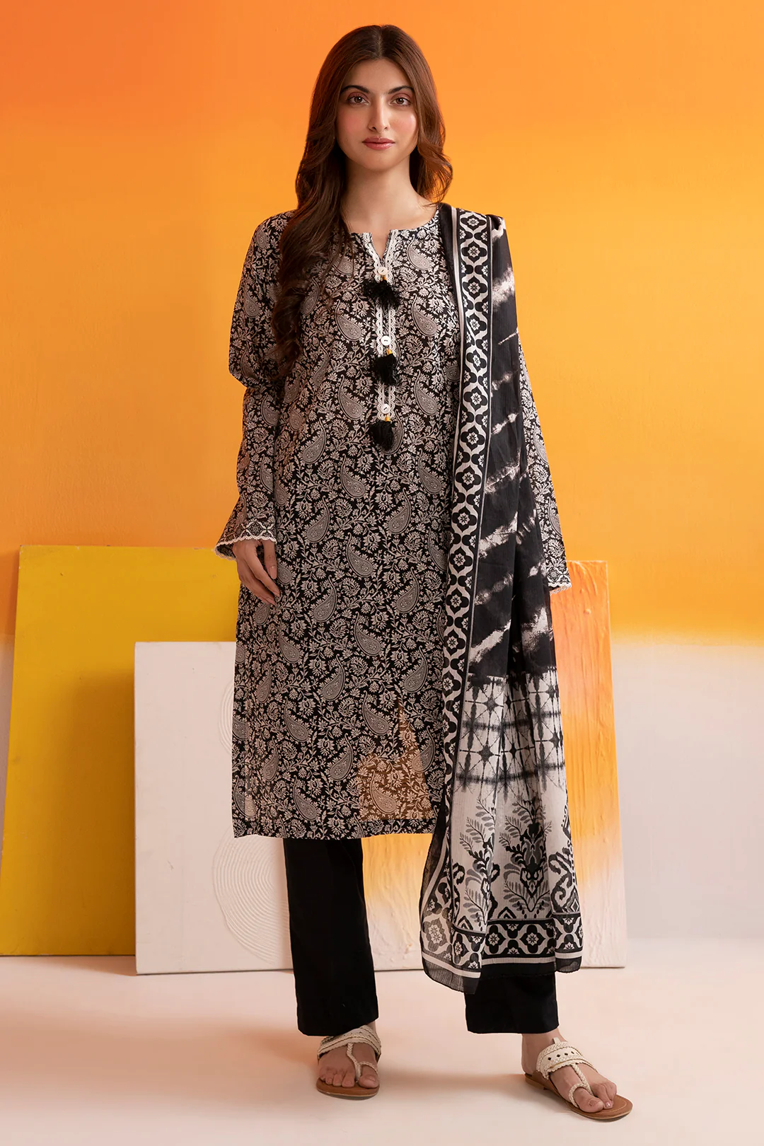 Kurta Dupatta Trouser - 1928 - Image 3