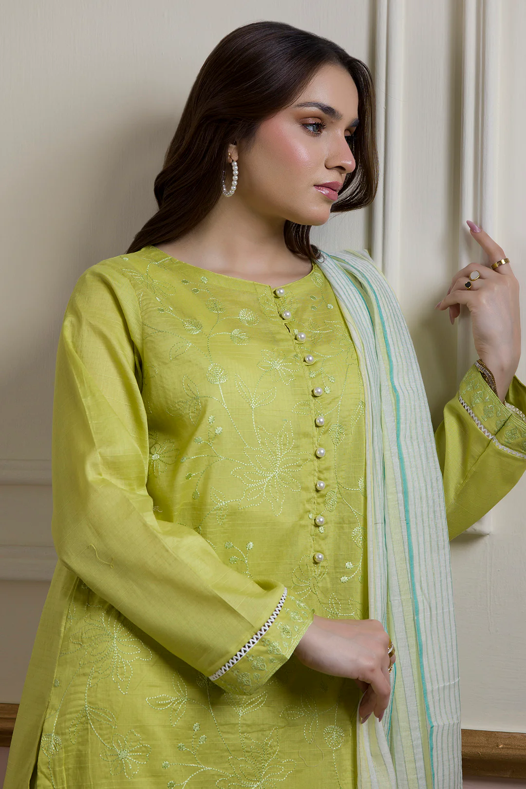 Embroidered Kurta Dupatta Trouser - 1935 - Image 4