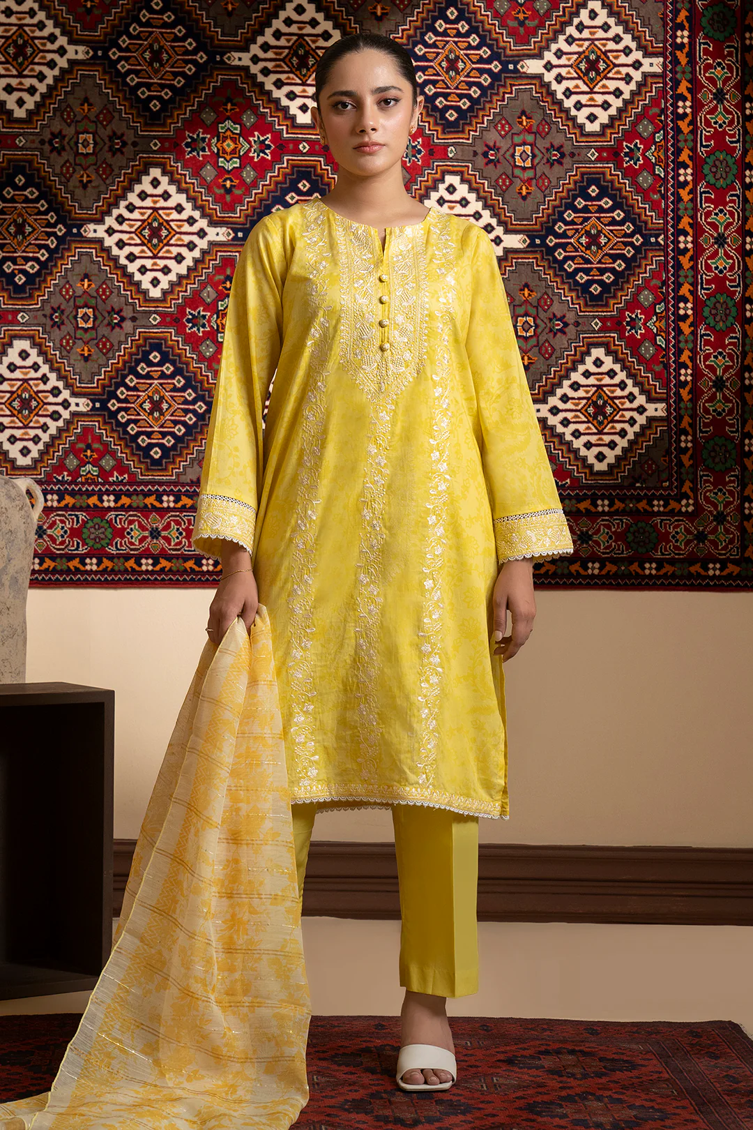 Embroidered Kurta Dupatta Trouser - 1939 - Image 3