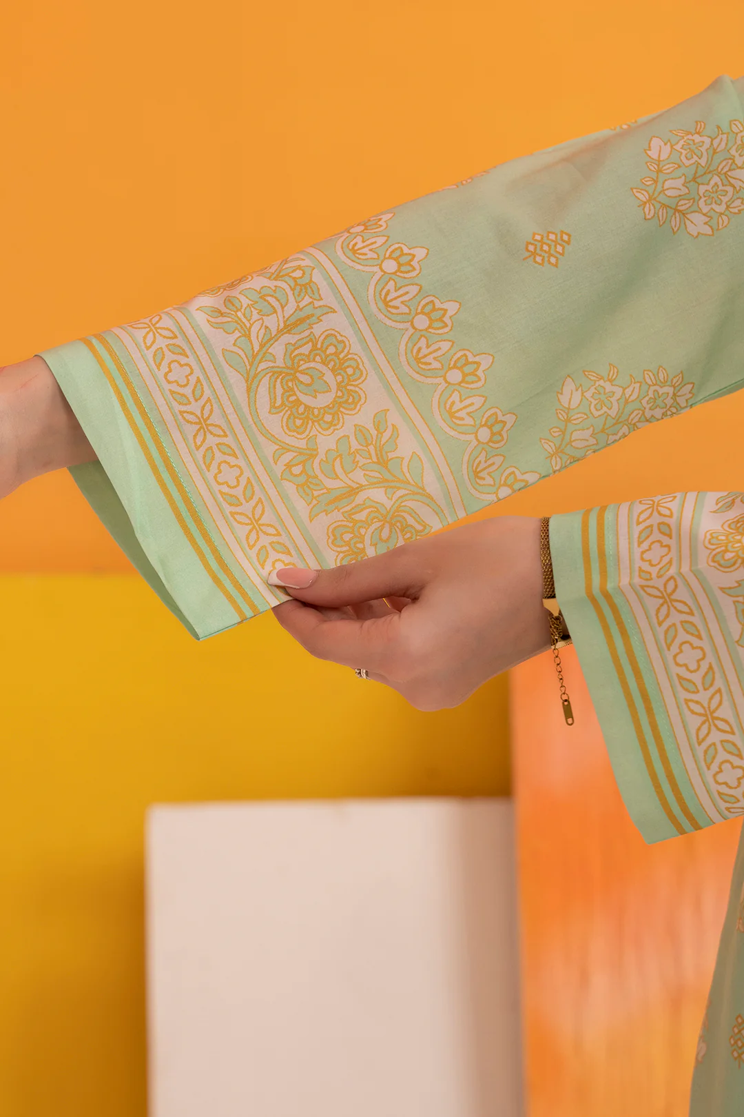Kurta Dupatta Trouser - 1982 - Image 6