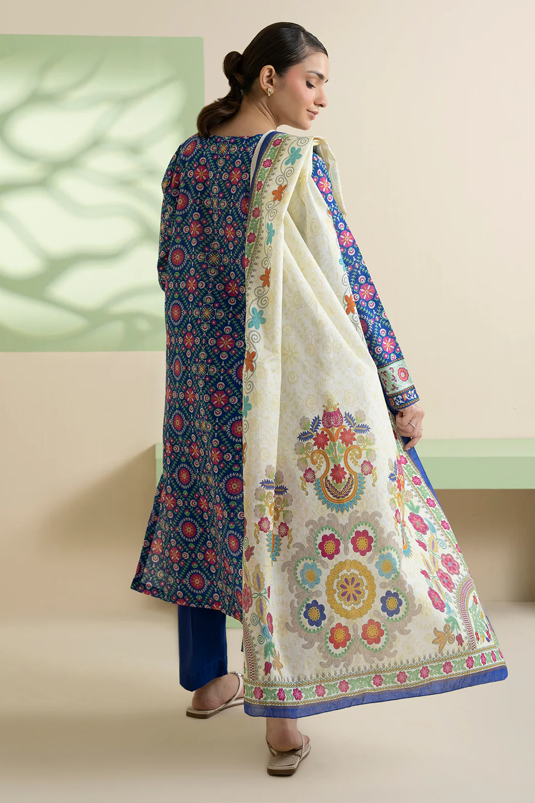 Kurta Dupatta Trouser - 1983 - Image 7