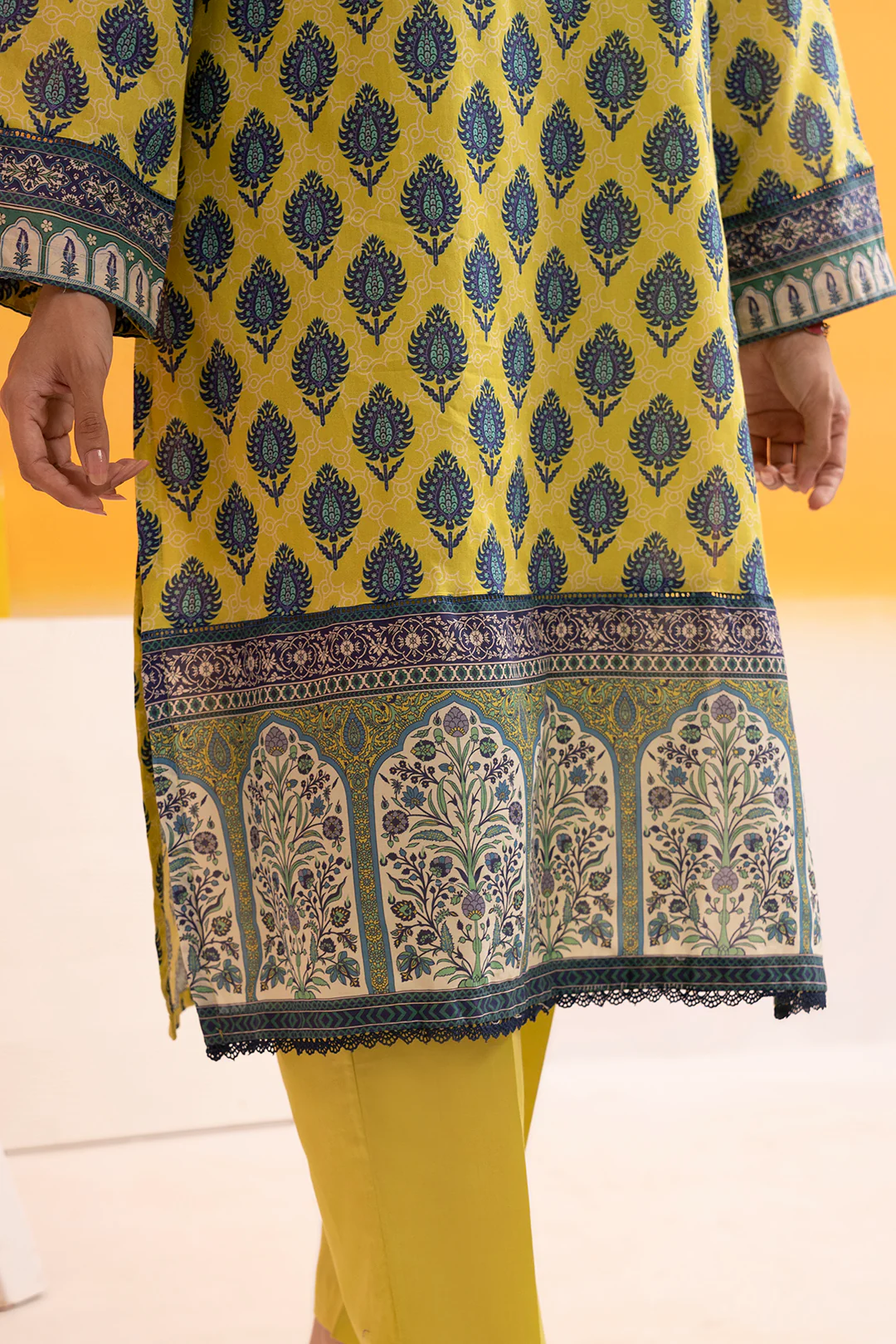 Kurta Dupatta Trouser - 2057 - Image 7