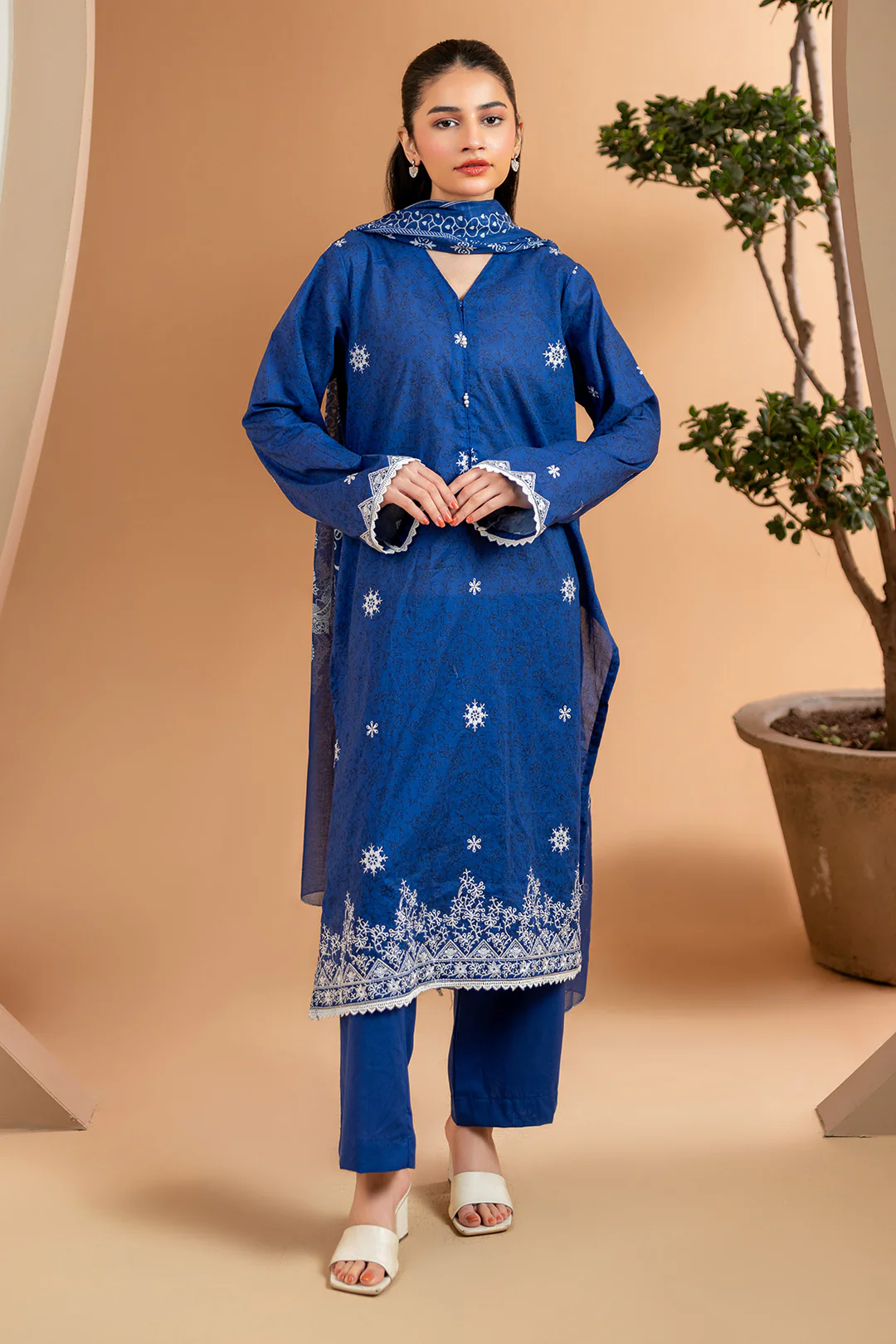 Embroidered Kurta Dupatta Trouser - 2109 - Image 3