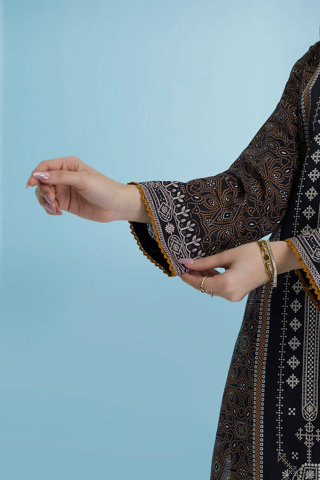 Kurta Dupatta Trouser - 2195 - Image 4