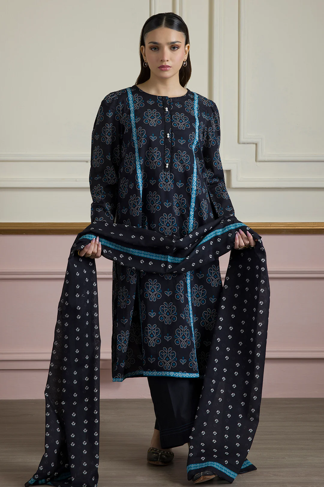Kurta Dupatta Trouser - 2304 - Image 3