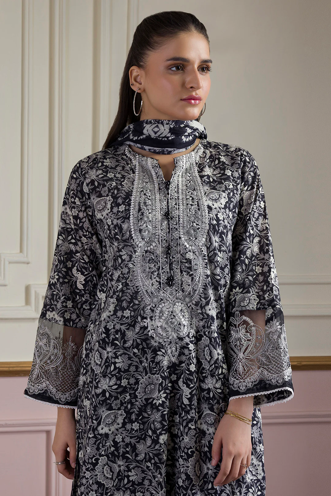 Embroidered Kurta Dupatta Trouser - 2313 - Image 5